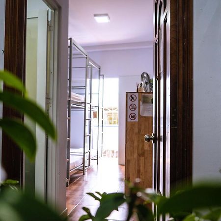 The Crib Vietnam Hostel Ho Şi Min Exterior foto